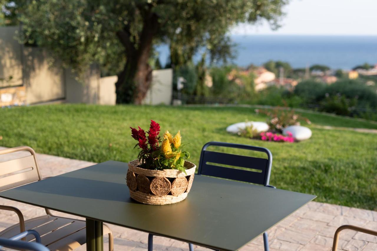 Villa Lea Imperia Exterior foto